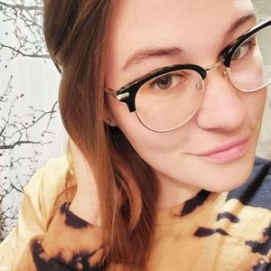 Meet your Posher, Katelyn